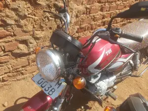 TVS HLX 125 2022 Red