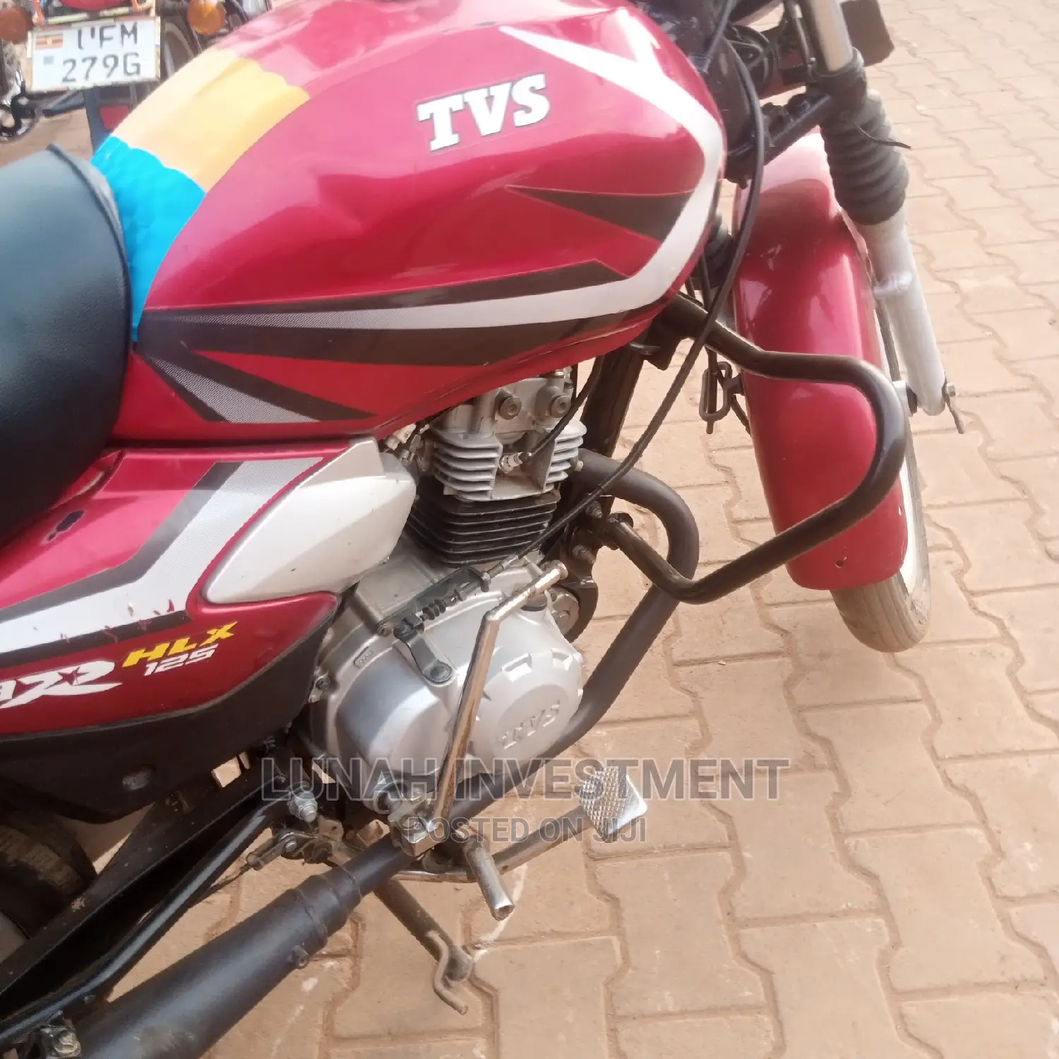 TVS HLX 125 2022 Red