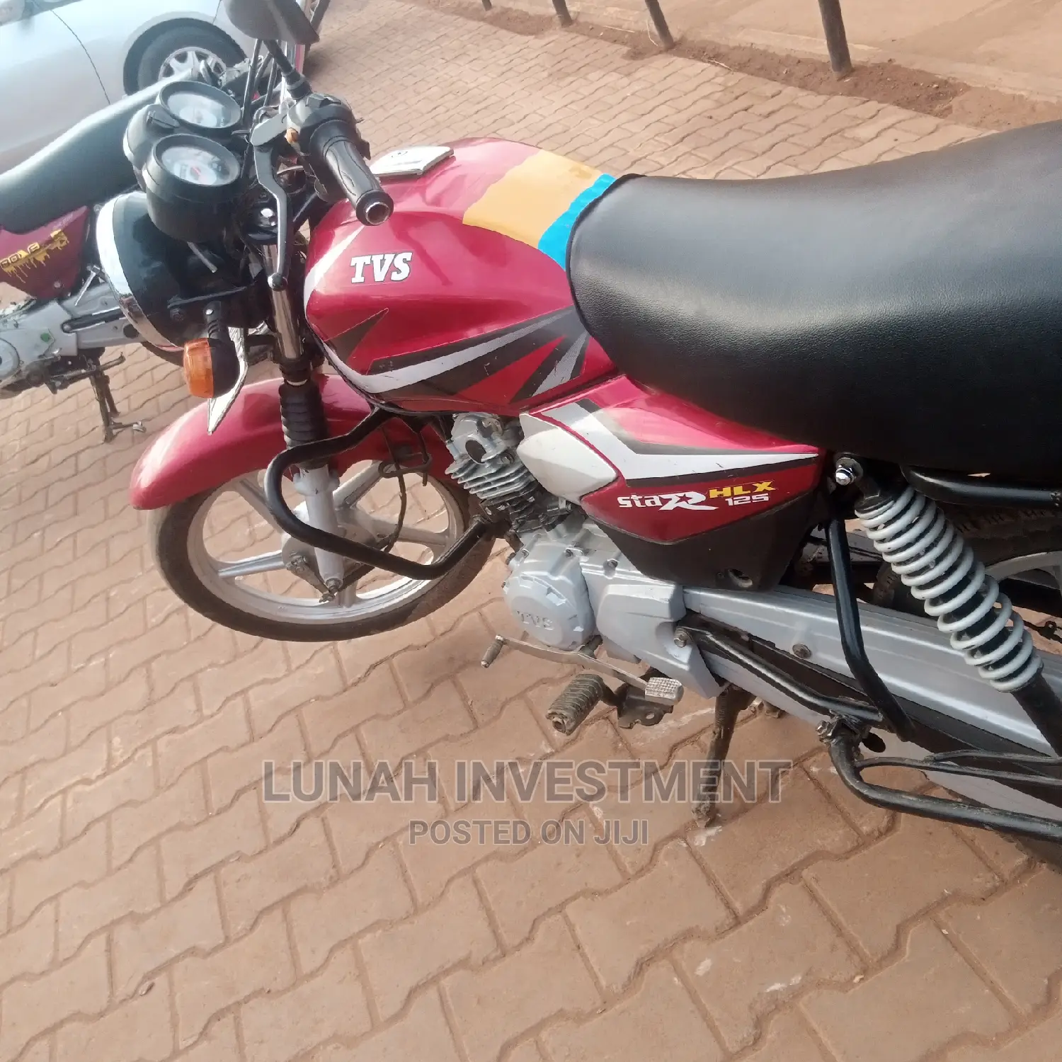 TVS HLX 125 2022 Red