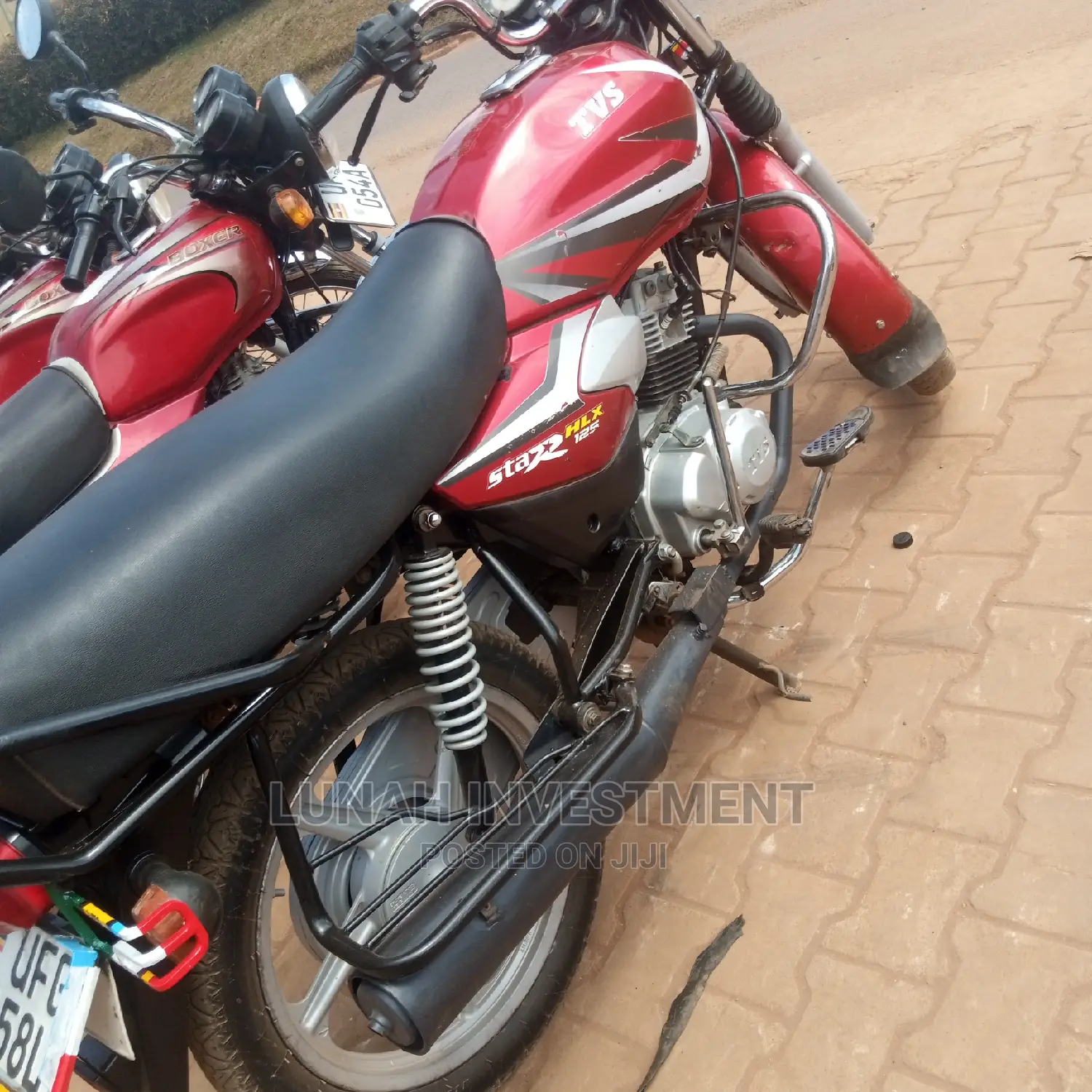 TVS HLX 125 2022 Red