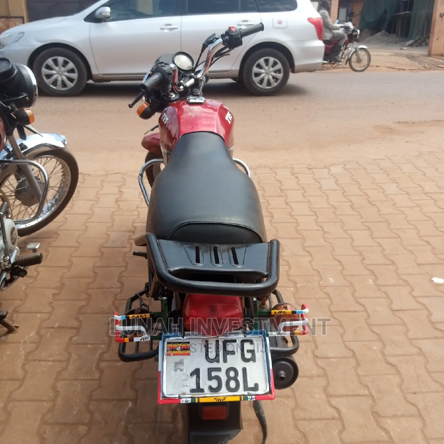 TVS HLX 125 2022 Red