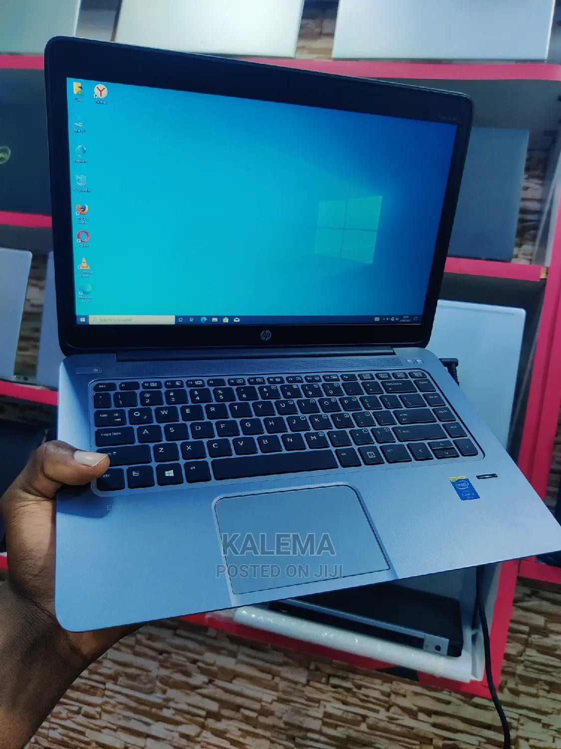Laptop HP 14-Dq1088wm 4GB Intel Core I7 SSD 256GB