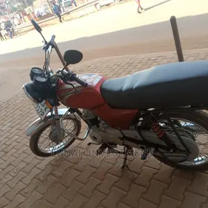 Bajaj Boxer 100 2022 Red