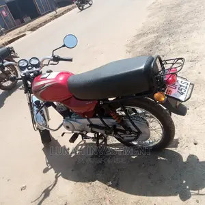 New Bajaj Boxer 2023 Red