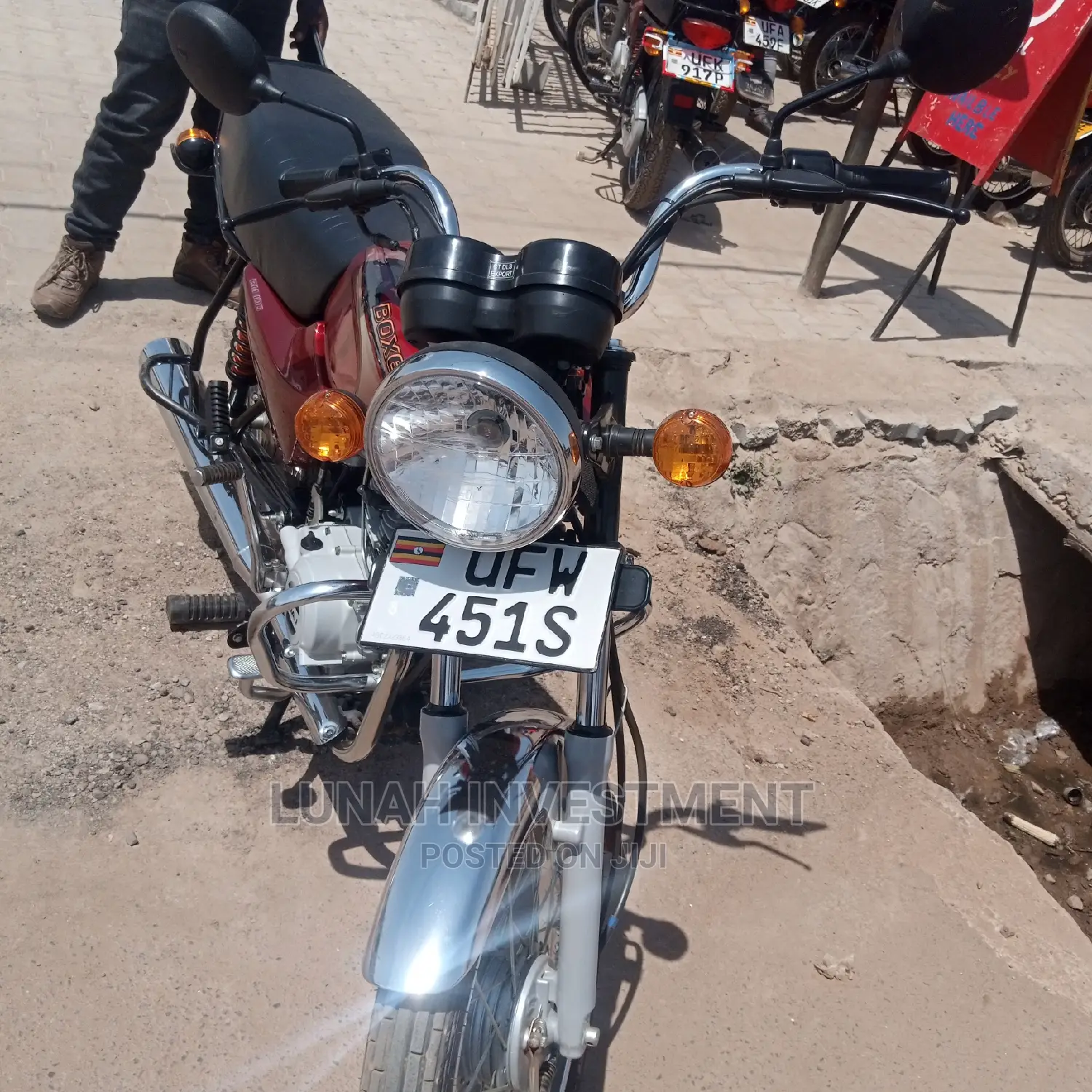 New Bajaj Boxer 2023 Red