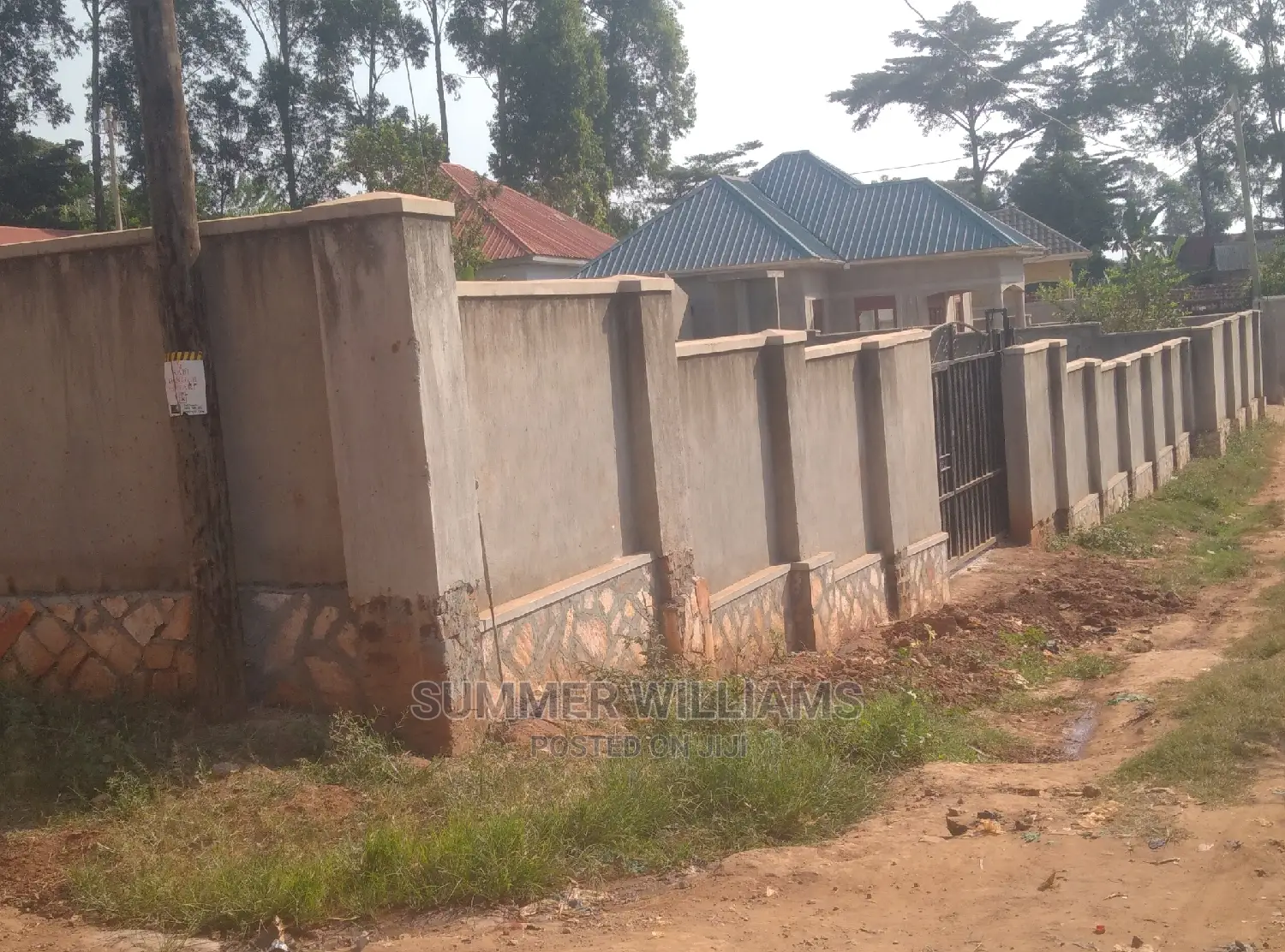 4bdrm Bungalow in Seeta, Goma for sale