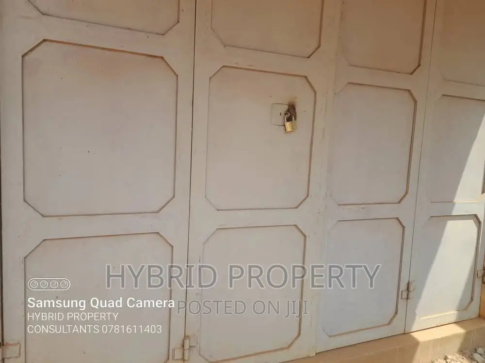 Beautiful Shops for Renting at Wakiso Town~Hoima Road.