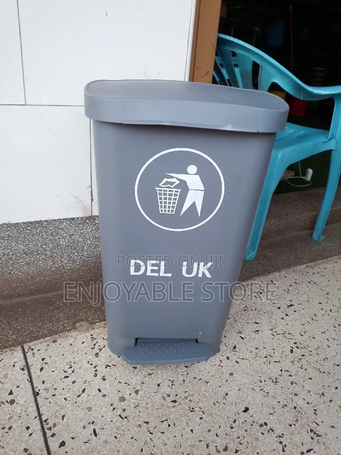 Plastic Dust Bins Grey 50L(Step On)