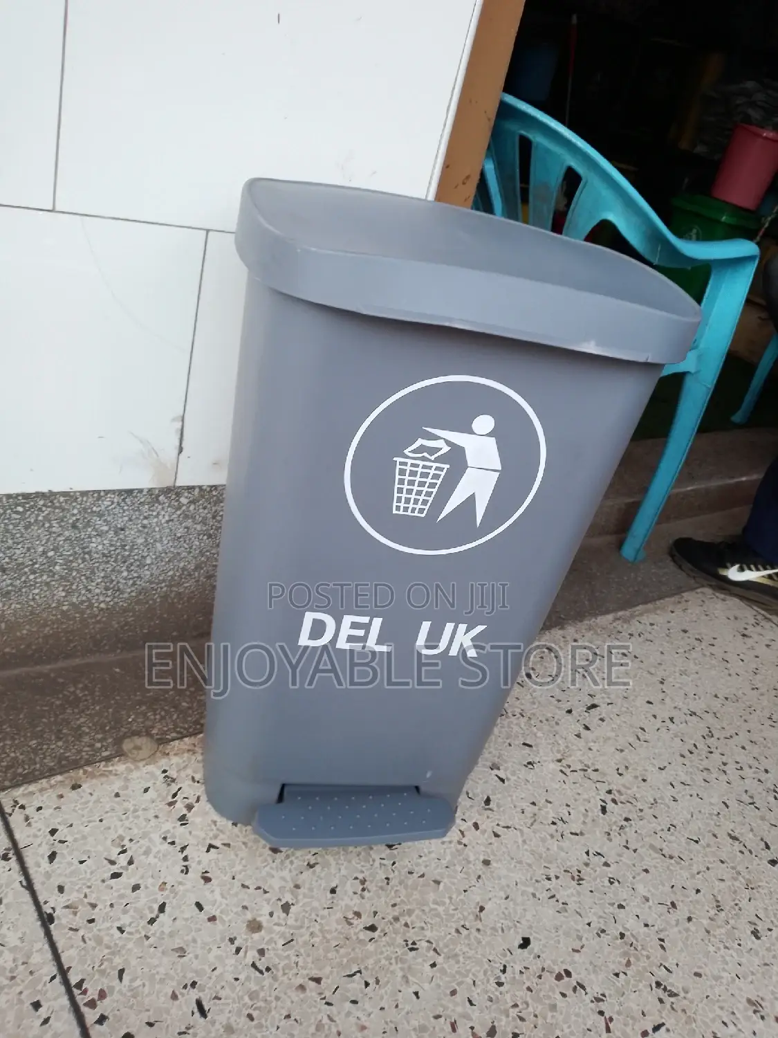 Plastic Dust Bins Grey 50L(Step On)