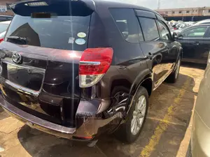 Toyota Vanguard 2010 Burgundy