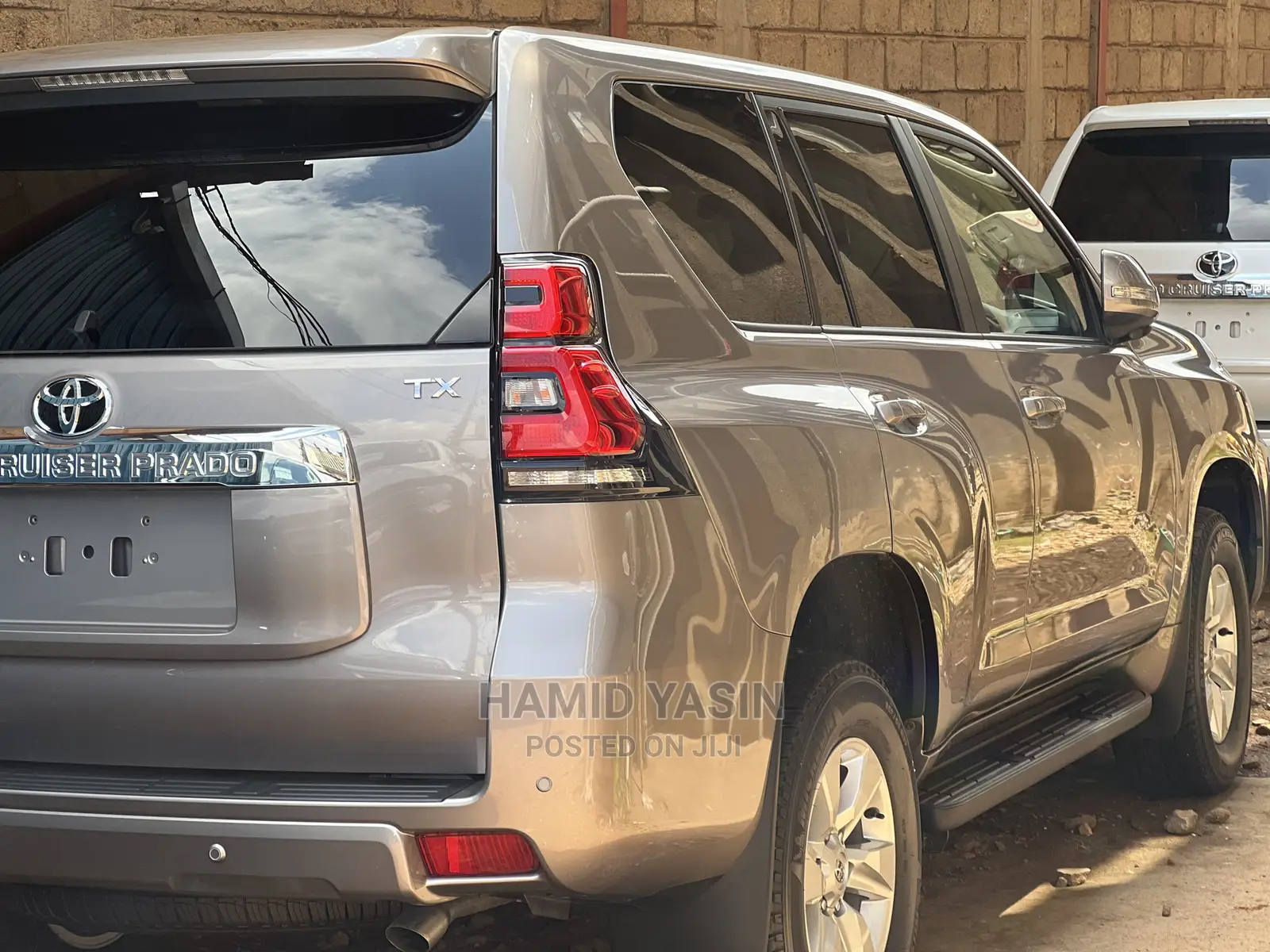 Toyota Land Cruiser Prado 2022 Silver