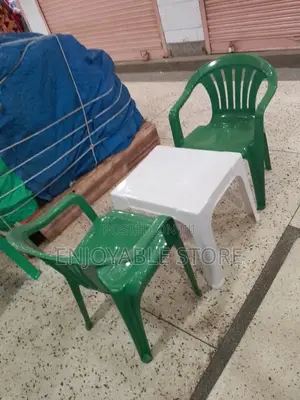 Plastic 2chairs and Table