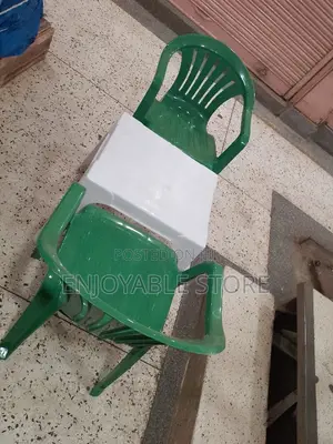 Plastic 2chairs and Table