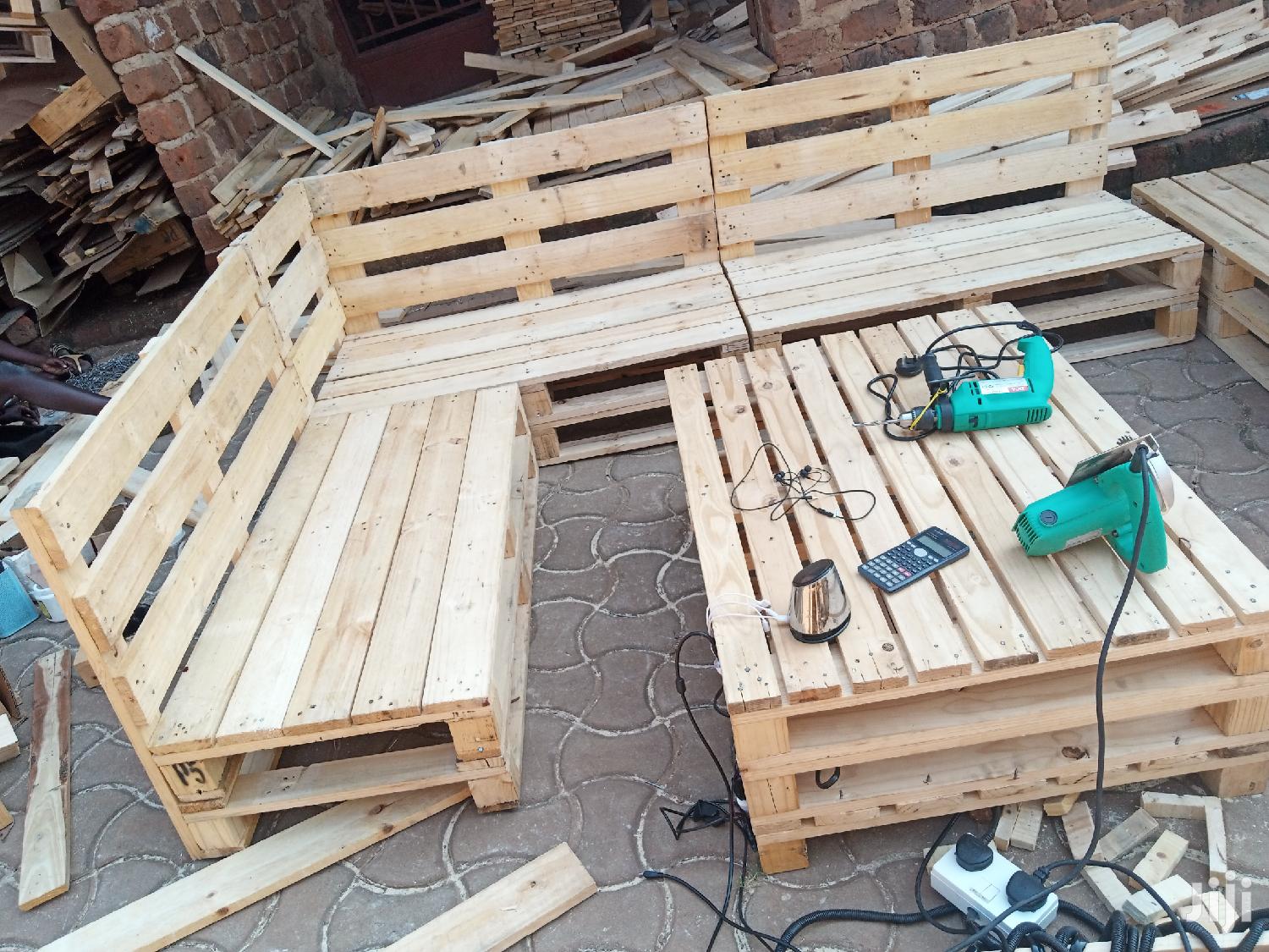 Pallet Design Bar Stools With Chairs