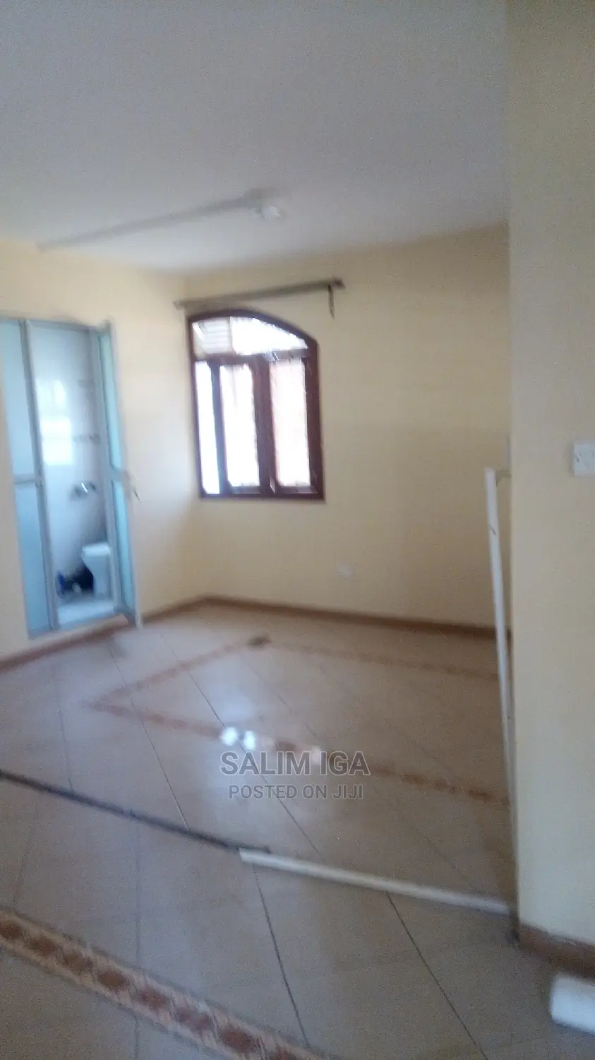 8bdrm Maisonette in Kololo Property, Central Division for rent