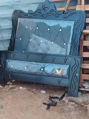 Leather Bed Gray 4by6