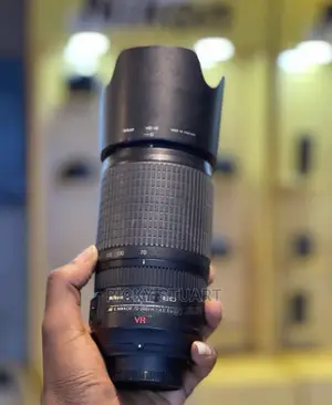 Nikon 70-300mm F/4.5-5.6e Ed VR