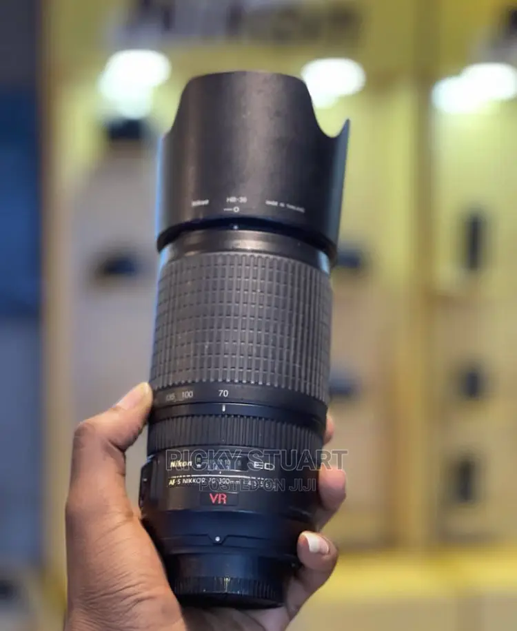 Nikon 70-300mm F/4.5-5.6e Ed VR