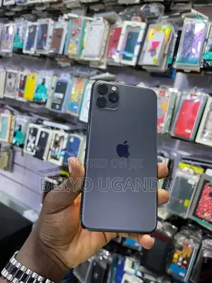 Photo - Apple iPhone 11 Pro Max 64 GB Black