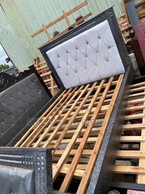 Strong 4*6 Leather Bed- White and Grey