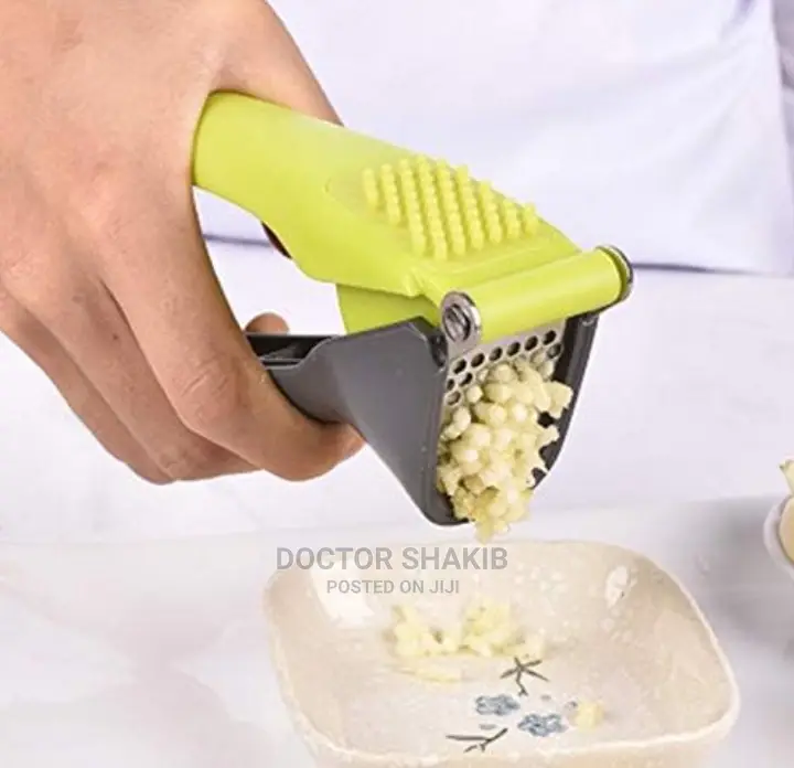 Kitchen Garlic Presser