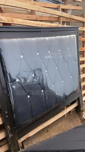 4*6 Black Leather Bed