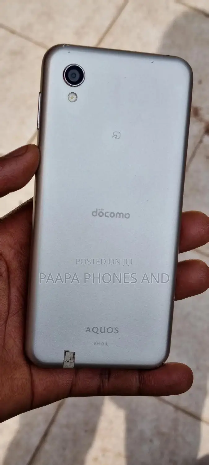 Sharp Aquos Sense 2 SHV43 32 GB Gold