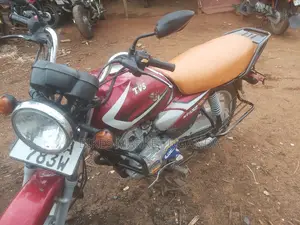 TVS HLX 125 2019 Red
