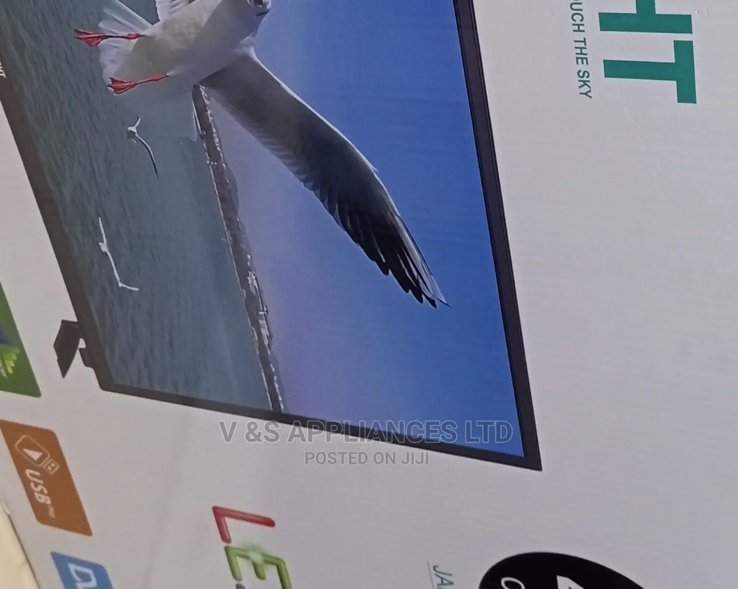 43 Skylight Smart Tv