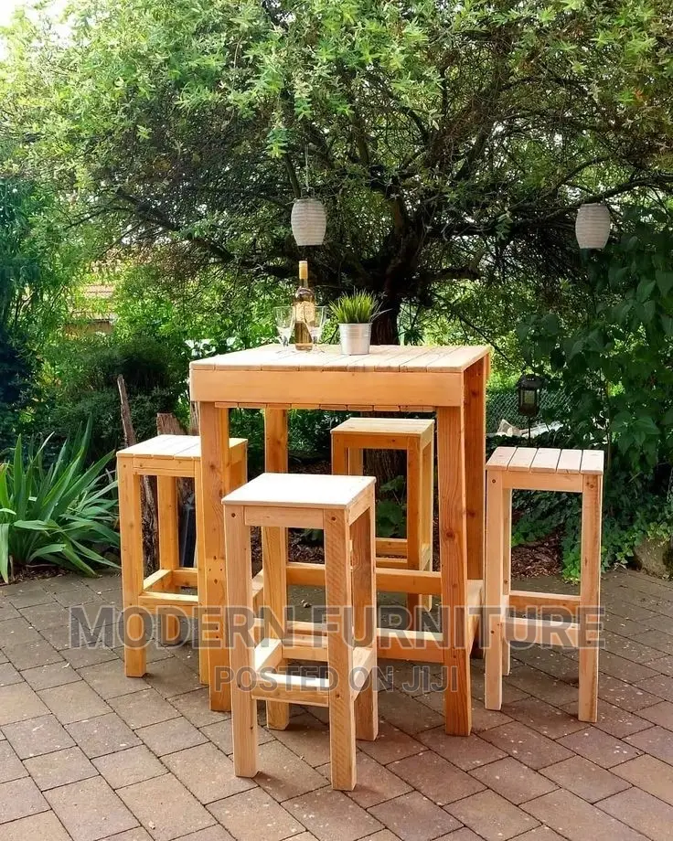 Palette Bar Seating Table of 4 Seater Call On