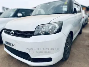 Toyota Corolla Rumion Hatchback 1.5 FWD 2010 Off white