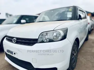 Toyota Corolla Rumion Hatchback 1.5 FWD 2010 Off white