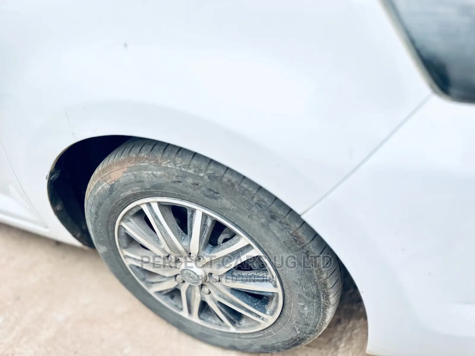 Toyota Corolla Rumion Hatchback 1.5 FWD 2010 Off white
