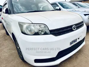 Toyota Corolla Rumion Hatchback 1.5 FWD 2010 Off white