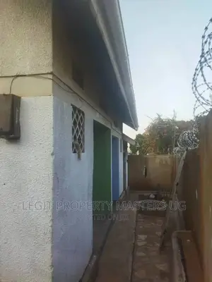 3bdrm Bungalow in Kajansi, Katabi for sale
