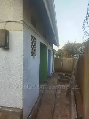 3bdrm Bungalow in Kajansi, Katabi for sale