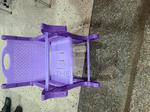 Swinging Childrens Chair