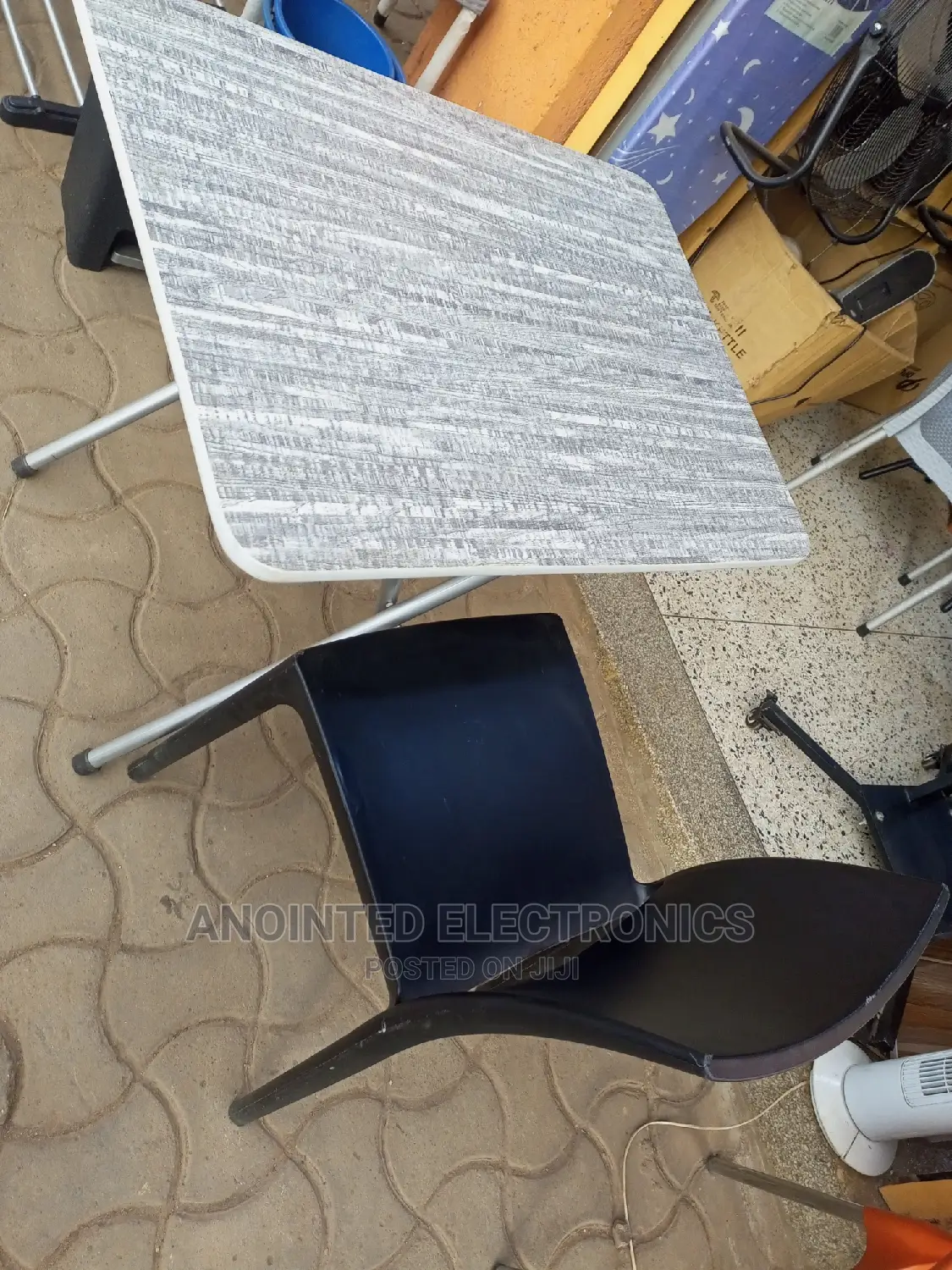Foldable Reading Table