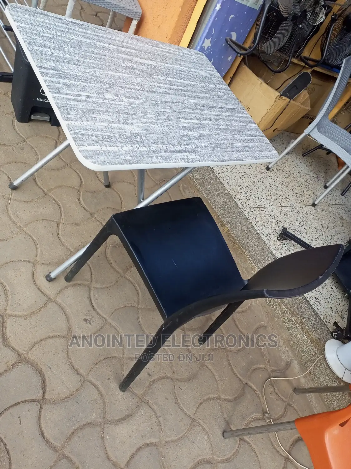 Foldable Reading Table