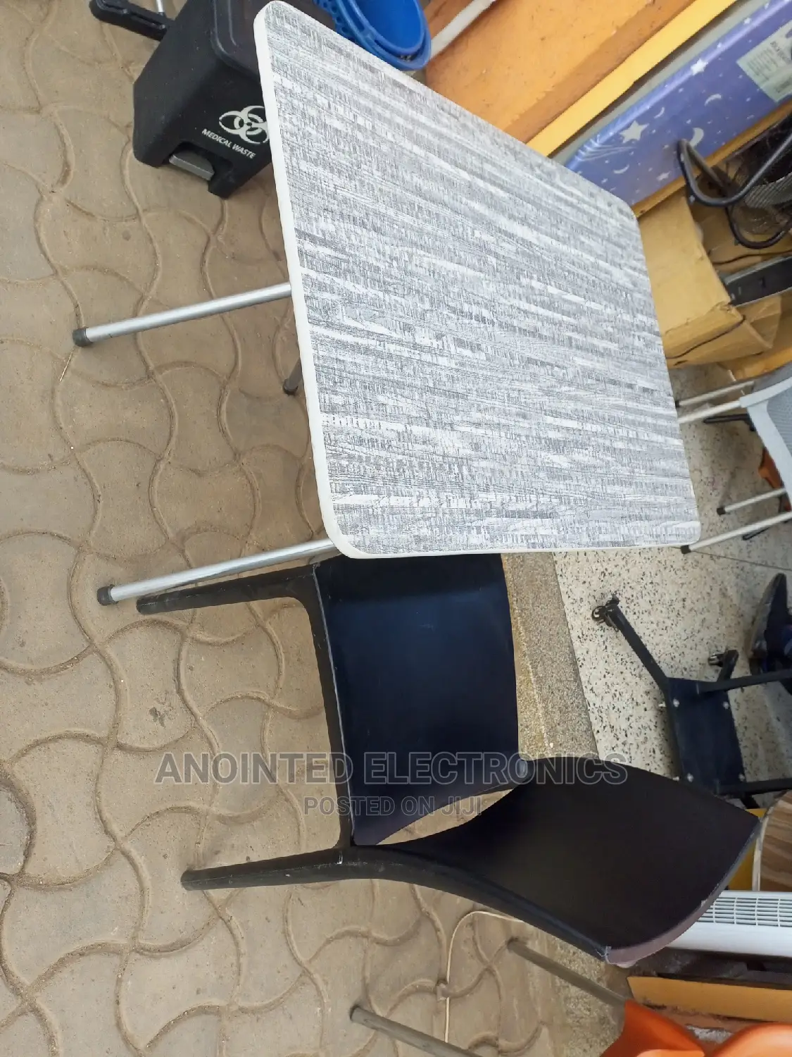 Foldable Reading Table