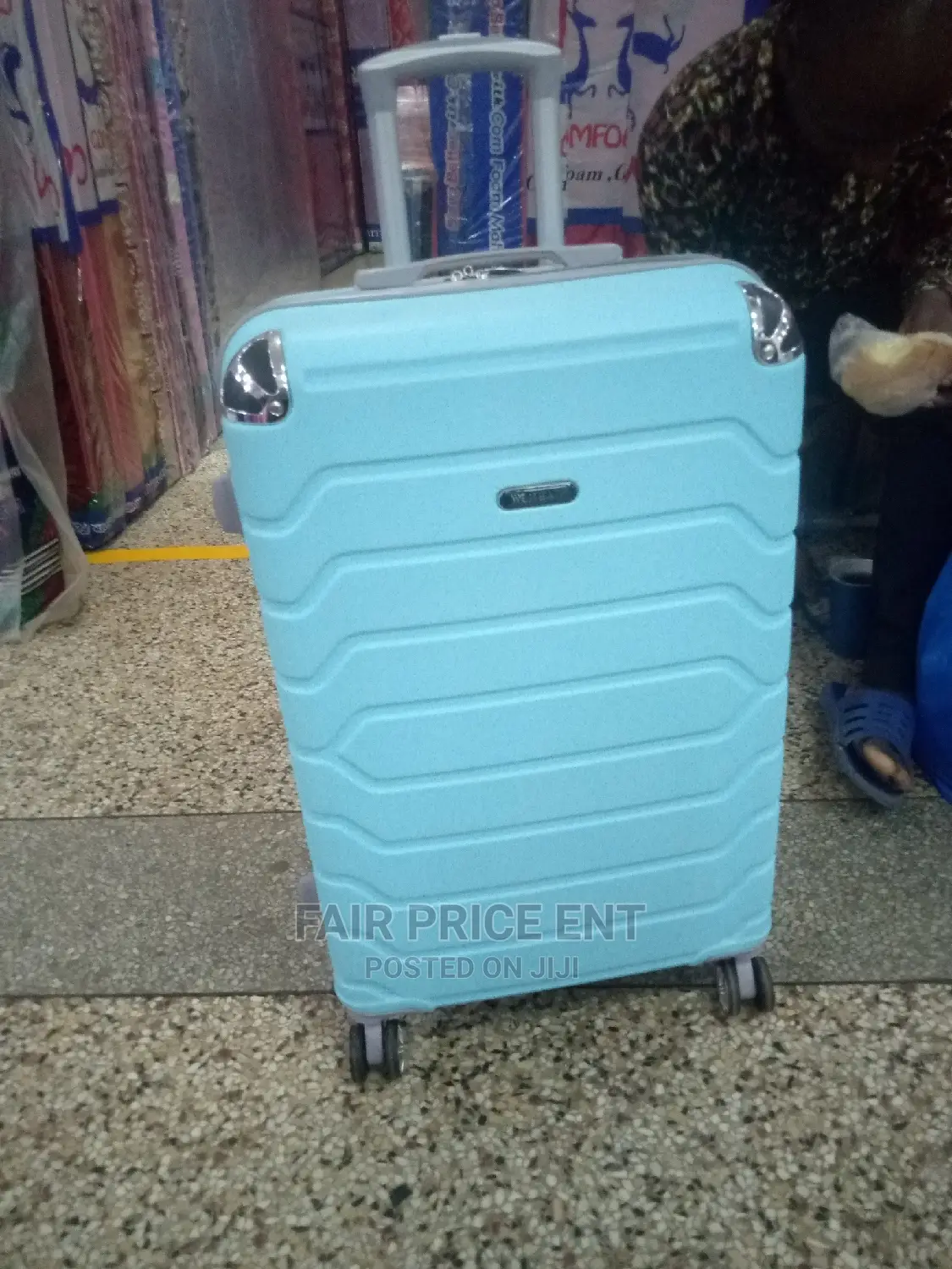 Vip Plastic Suitcase. Large.( Cream)