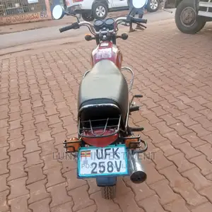 Bajaj Boxer 100 2022 Red