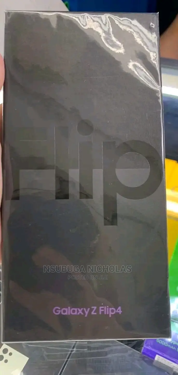 New Samsung Galaxy Z Flip4 256 GB Black