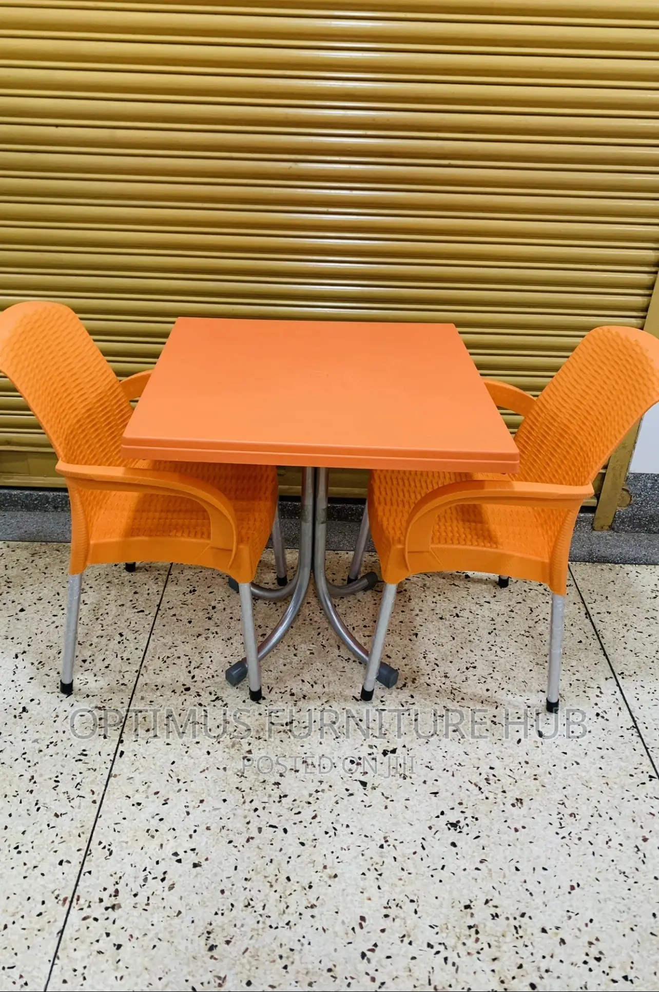 Two Seater (Square)
