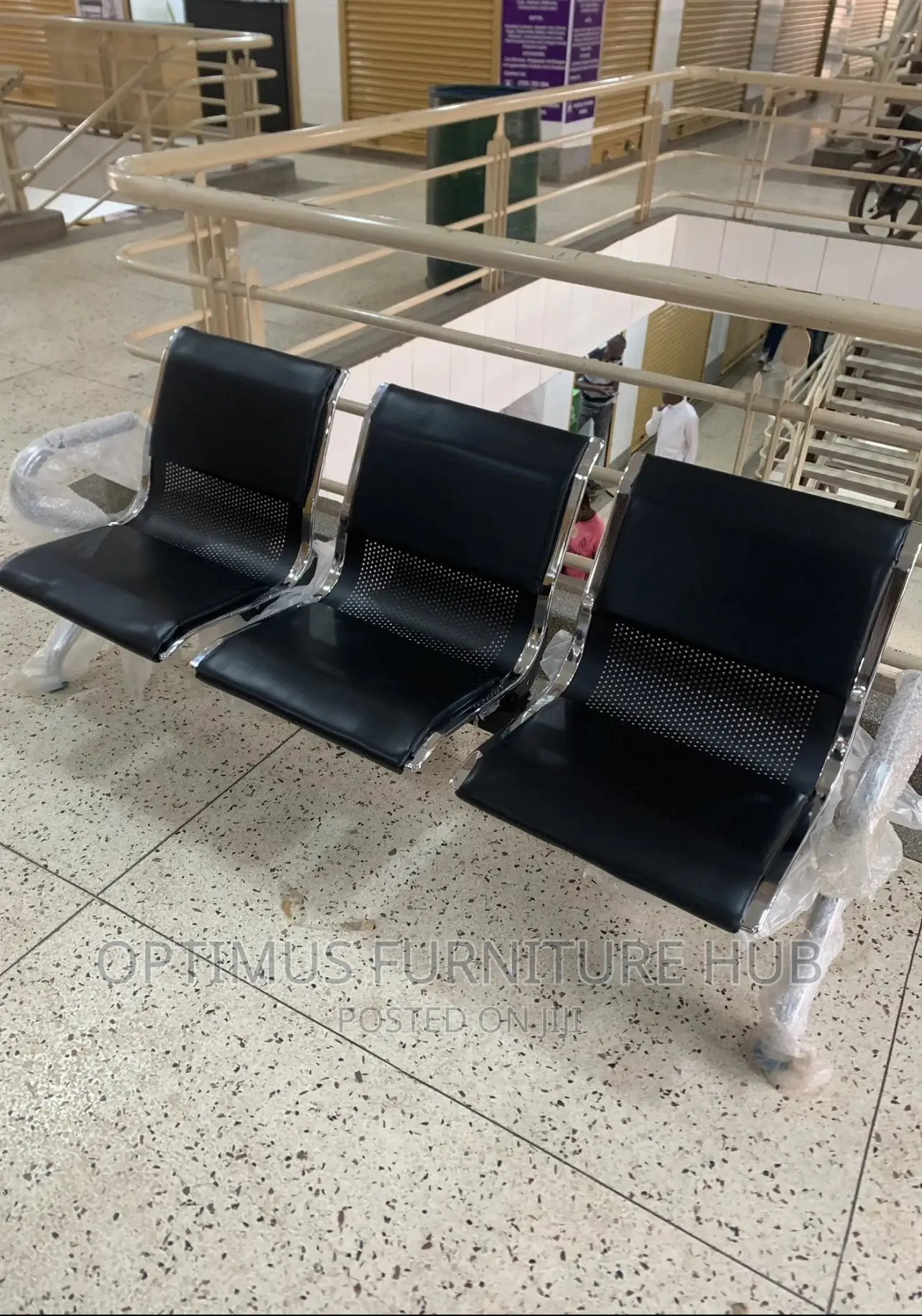 Black Waiting Chair