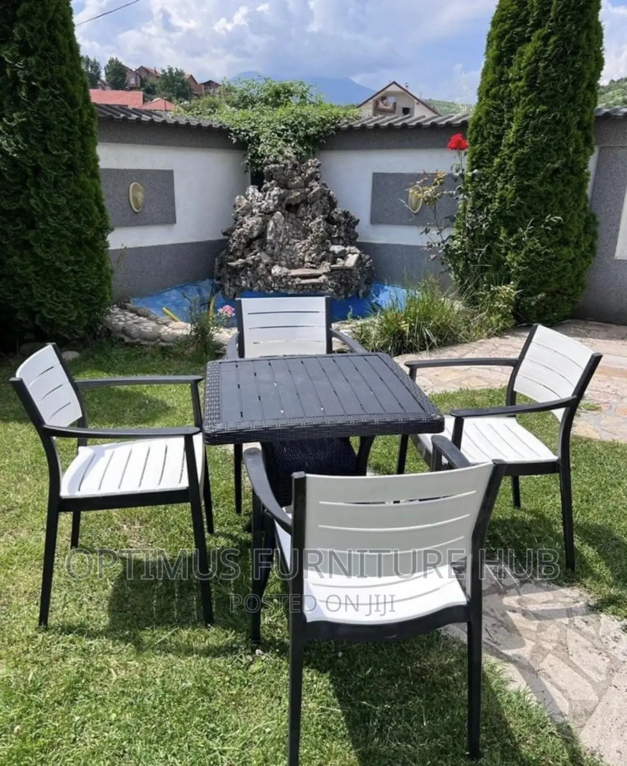 Rattan Set (Black and White)