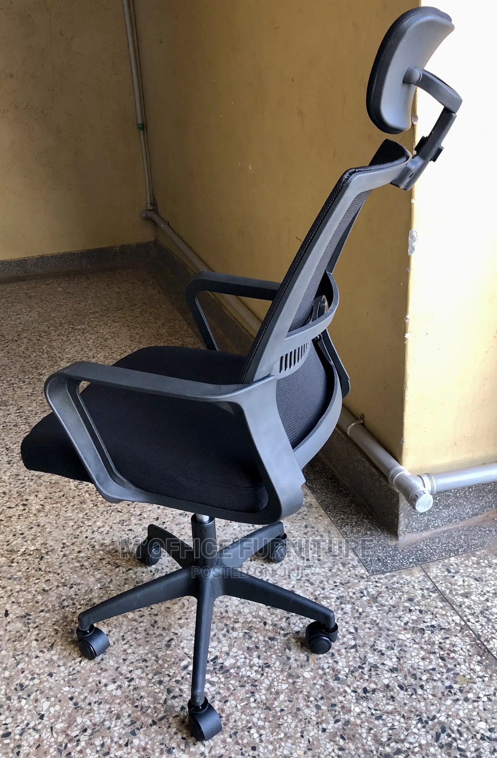 Brand New Office Chairs With Headrest