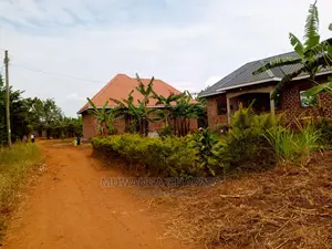 Plot's in Matugo Kigogwa on Quick Sale