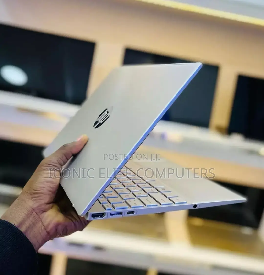 New Laptop HP Pavilion 13 16GB AMD Ryzen 7 SSD 512GB