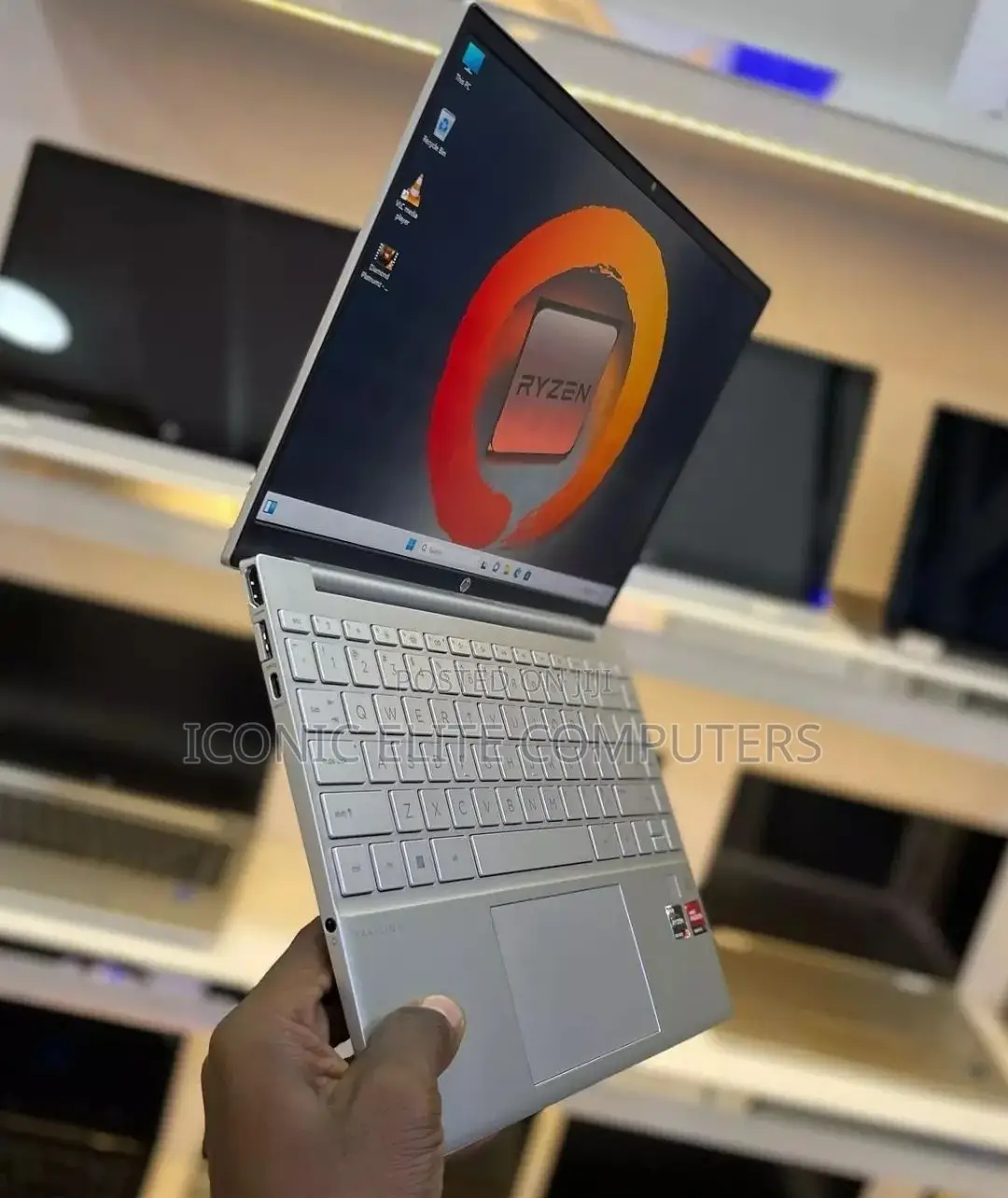 New Laptop HP Pavilion 13 16GB AMD Ryzen 7 SSD 512GB